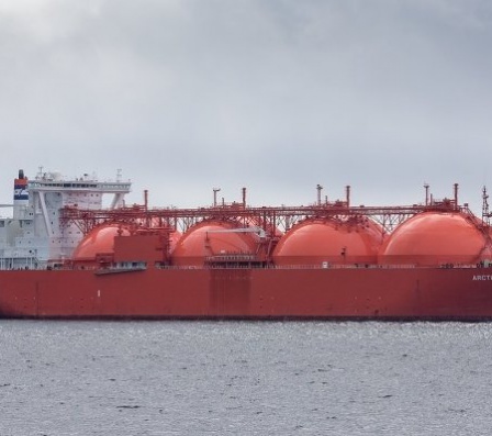 Китай зачищает газовый рынок от США в пользу России и Катара