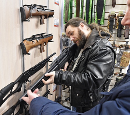 Российским охотникам предлагают облегчить вывоз оружия за рубеж