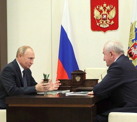 Владимир Путин встретился с руководителем Федеральной таможенной службы Владимиром Булавиным
